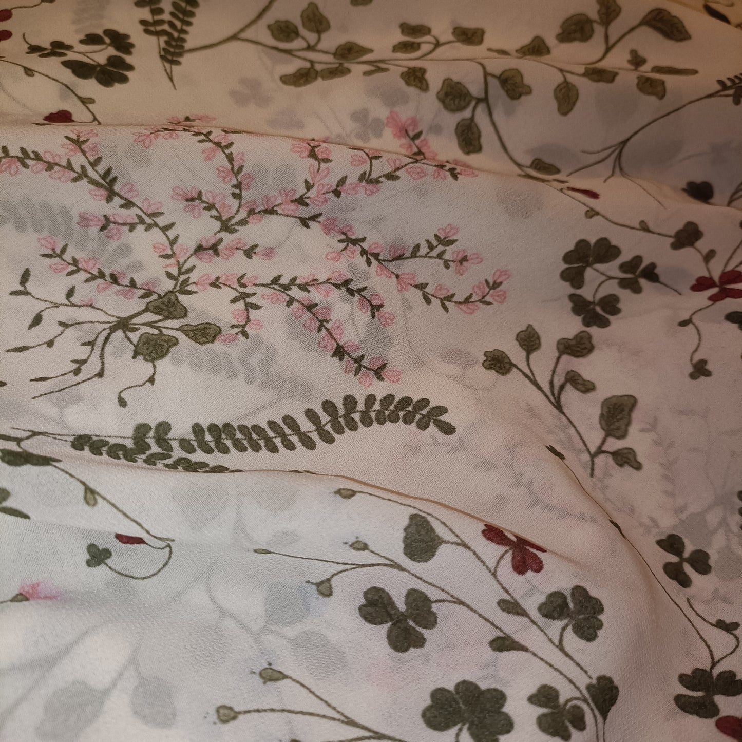 3 meters Beautiful Botanicals Leaves Vines Chiffon Dressmaking Fabric 56" Red and Olive Green Print Leaf sold per meter dressmaking garden