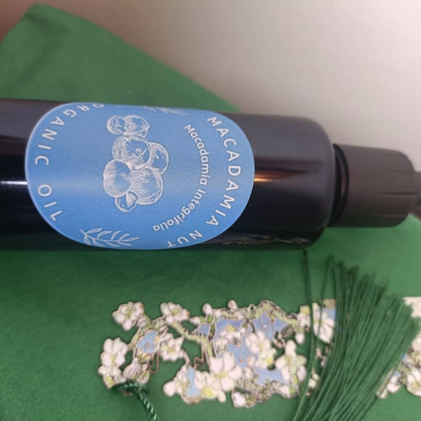 Organic Macadamia Nut Oil Macadamia Integrifolia | Miron Violet Glass Premium Oil Dropper Bottled by Hand Food Grade Queensland Nut Oil