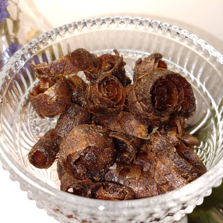 Handmade Bukhoor Oud | Classic Sandal Flakes, sweet scent | 100% Natural Handmade Incense Home Fragrance / Turaren Wuta / Arabian Incense