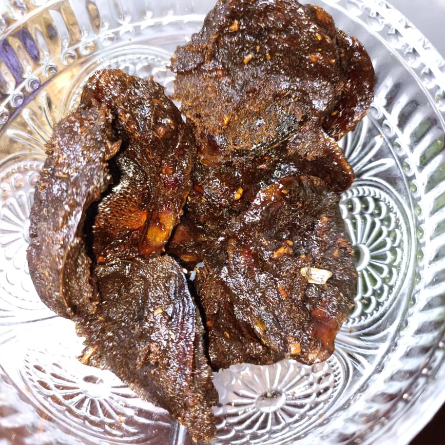 Handmade Bukhoor Oud | Classic Sandal Flakes, sweet scent | 100% Natural Handmade Incense Home Fragrance / Turaren Wuta / Arabian Incense