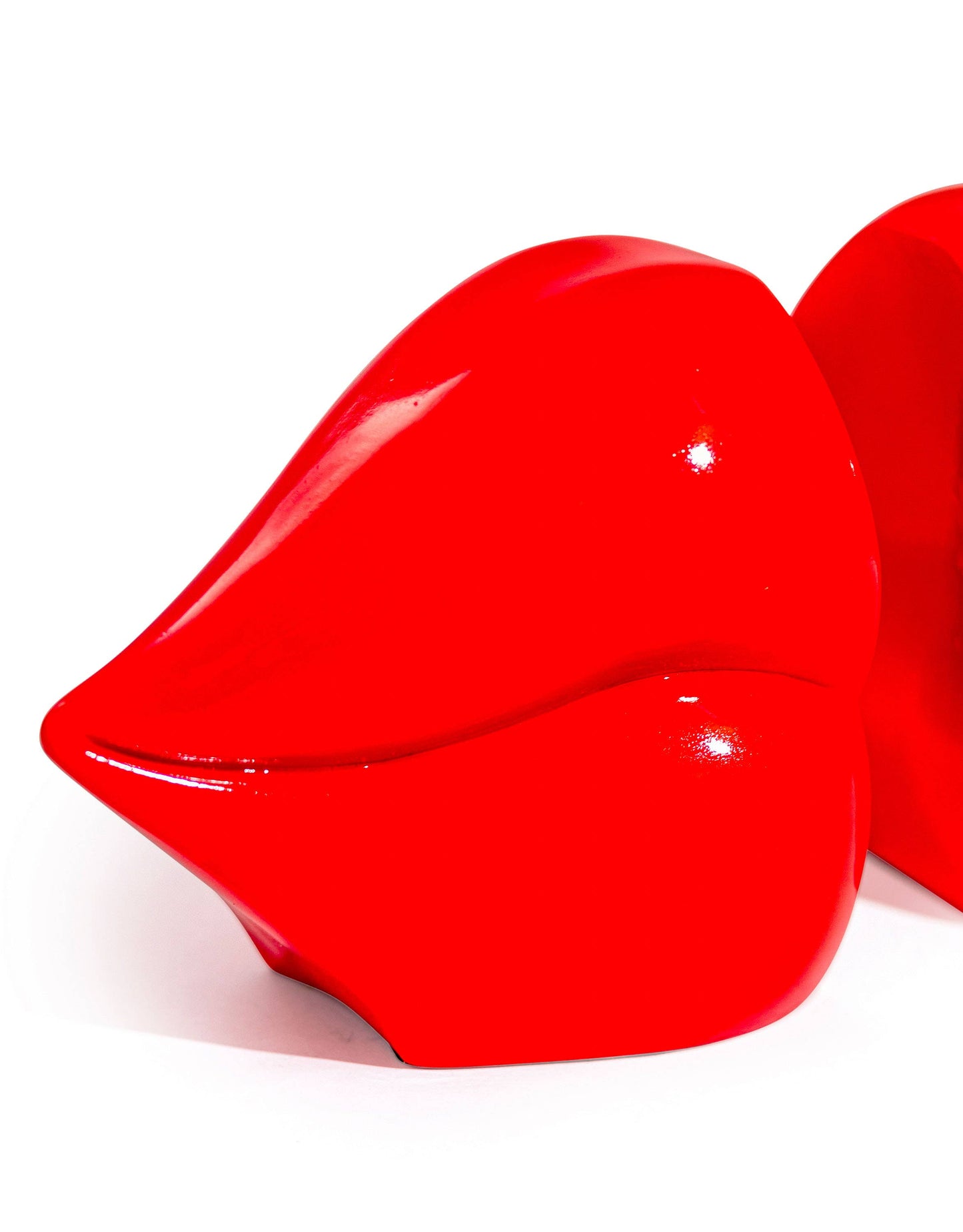 Set of Red Lips Bookends - Vibrant Book Stoppers for Stylish Organization