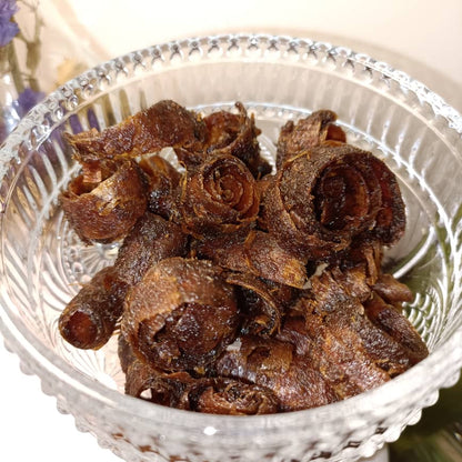 Handmade Bukhoor Oud | Classic Sandal Flakes, sweet scent | 100% Natural Handmade Incense Home Fragrance / Turaren Wuta / Arabian Incense